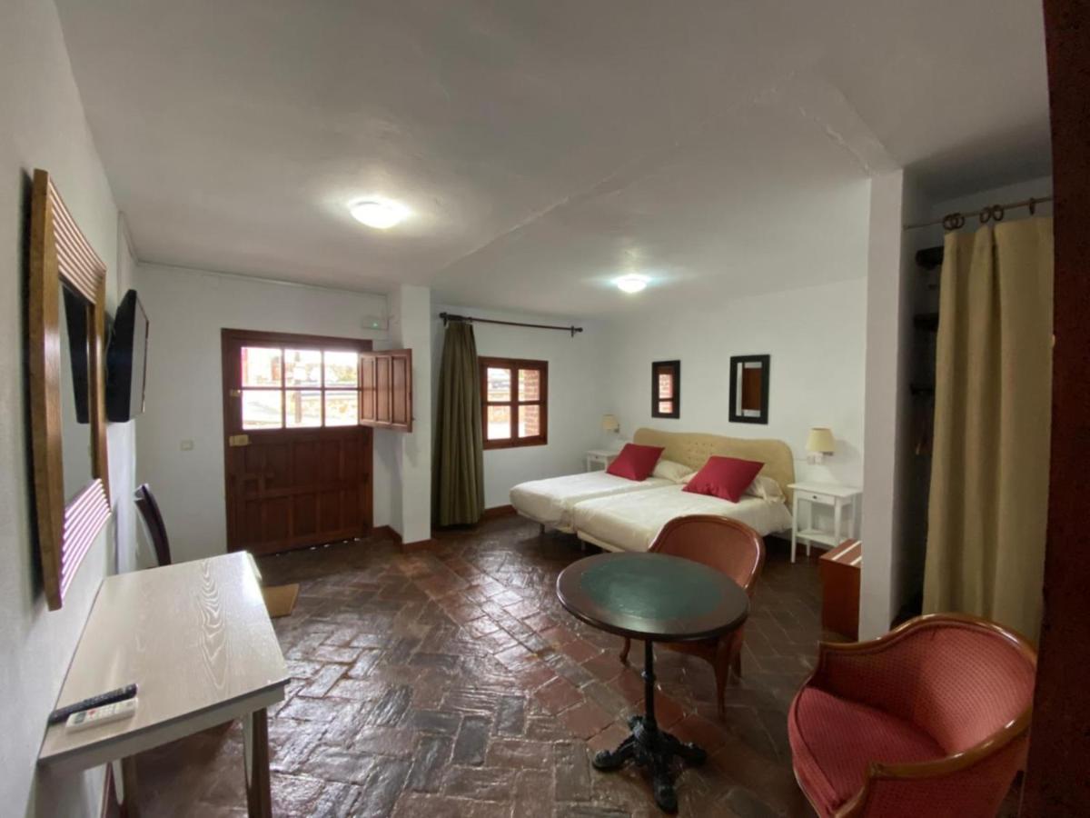 Casas Rurales Monasterio De Rocamador Almendral Eksteriør billede